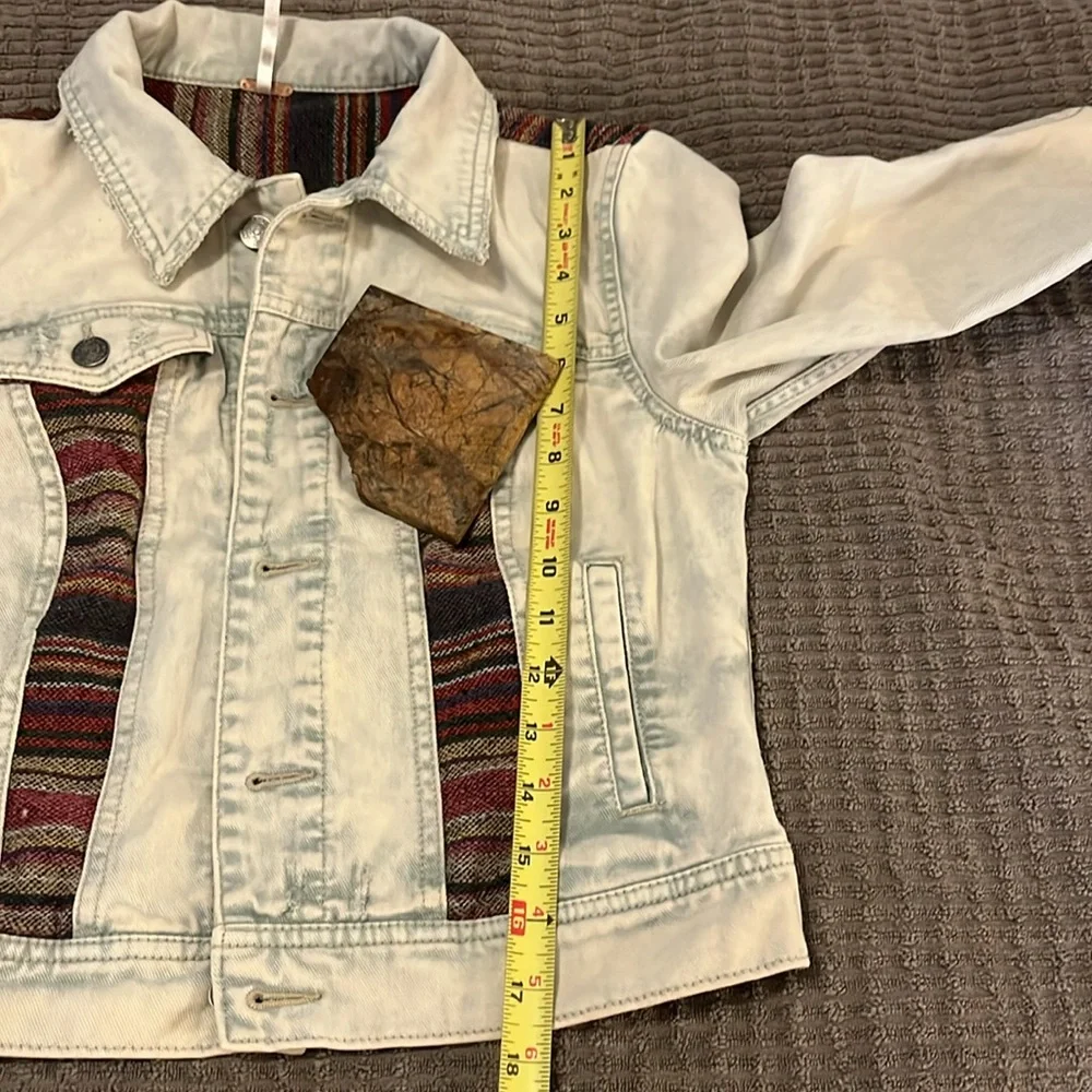 Free People Color-block Patchwork Boho Womans Cropped Denim Jean Jacket 2 - Picture 8 of 11